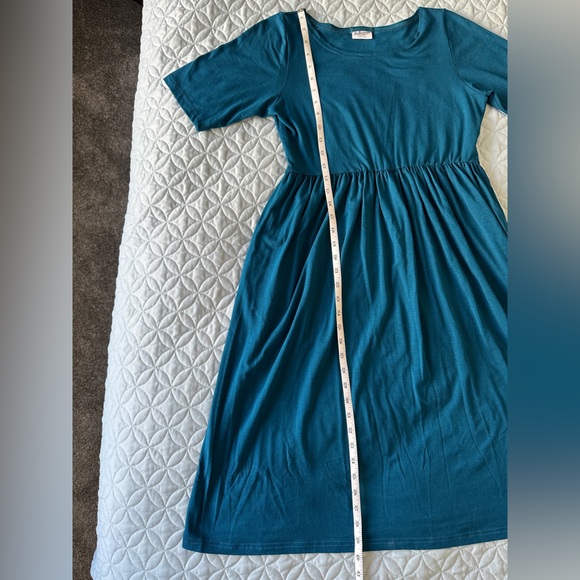 Buttercream Clothing short sleeved, knee length dress in blue, size XL - Picture 11 of 16